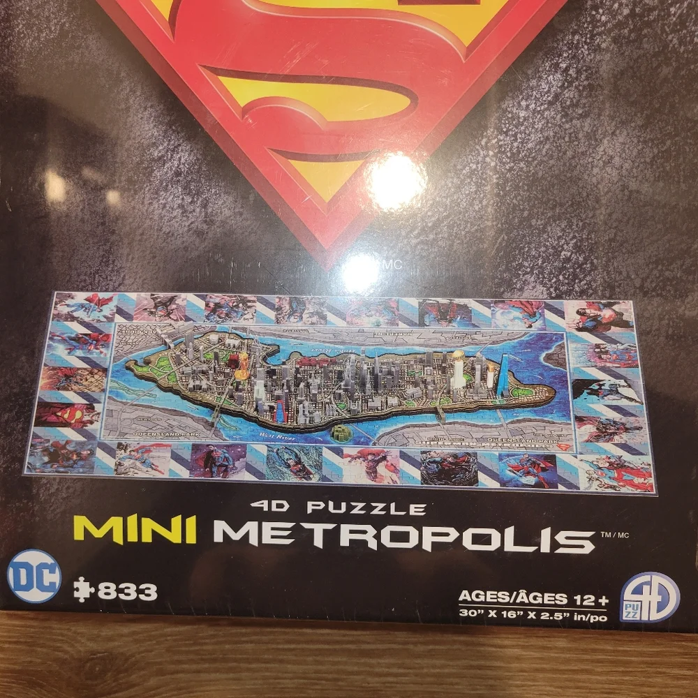 Superman 4D Puzzle Mini Metropolis 30in x 16in x 2.5in 833 pieces New